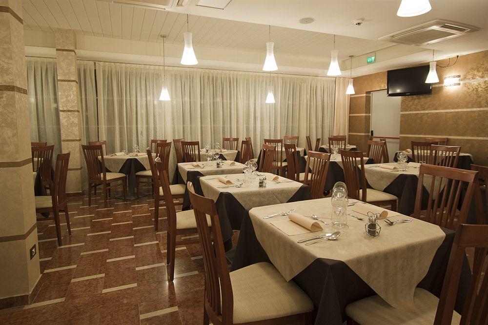 Hotel Harmony Rimini Esterno foto