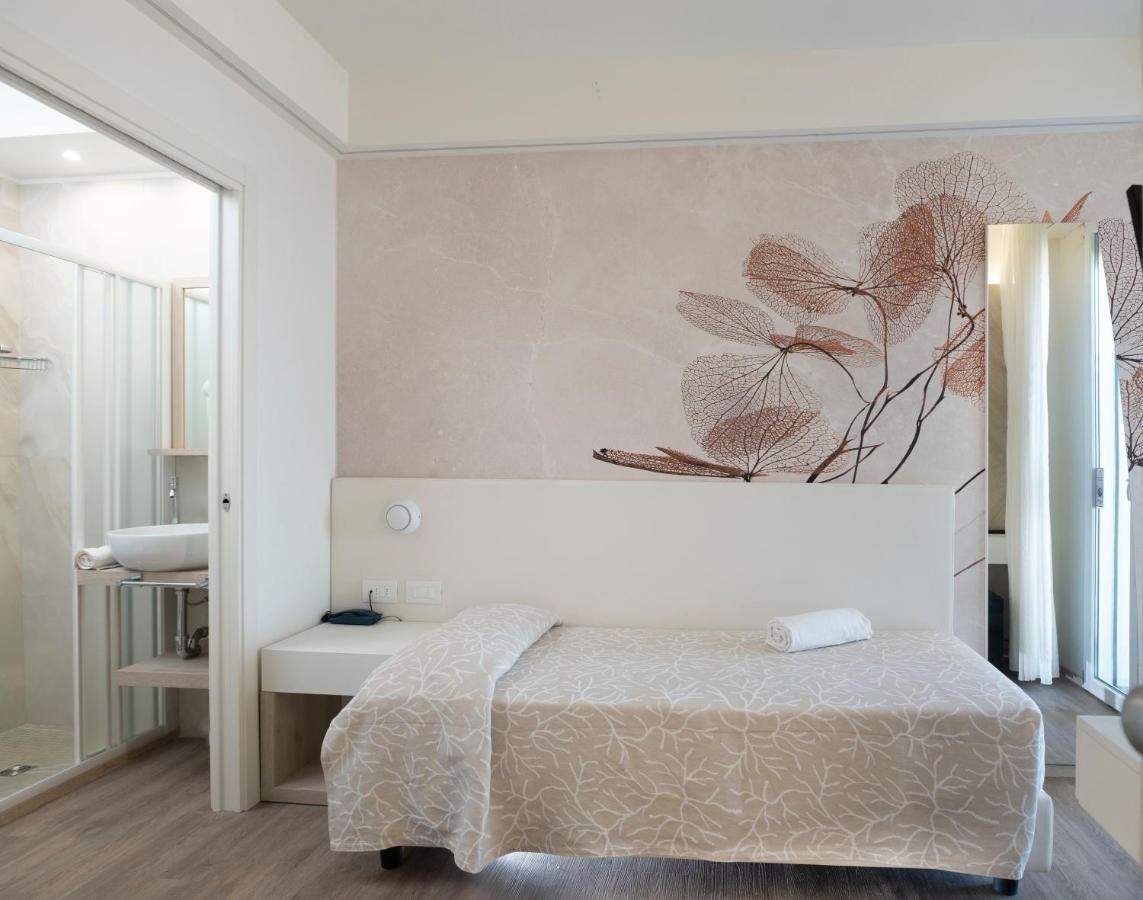 Hotel Harmony Rimini Esterno foto