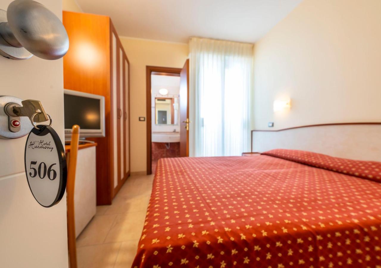 Hotel Harmony Rimini Esterno foto