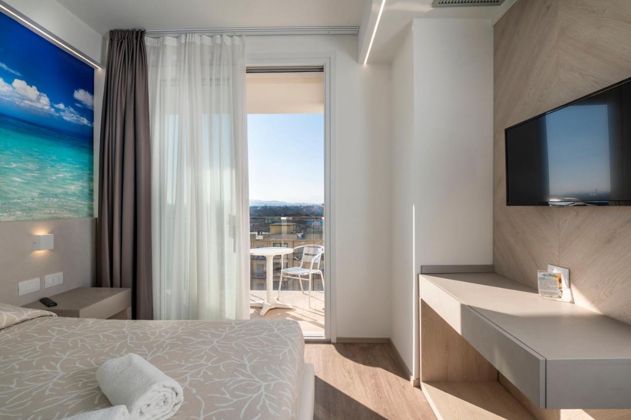 Hotel Harmony Rimini Esterno foto