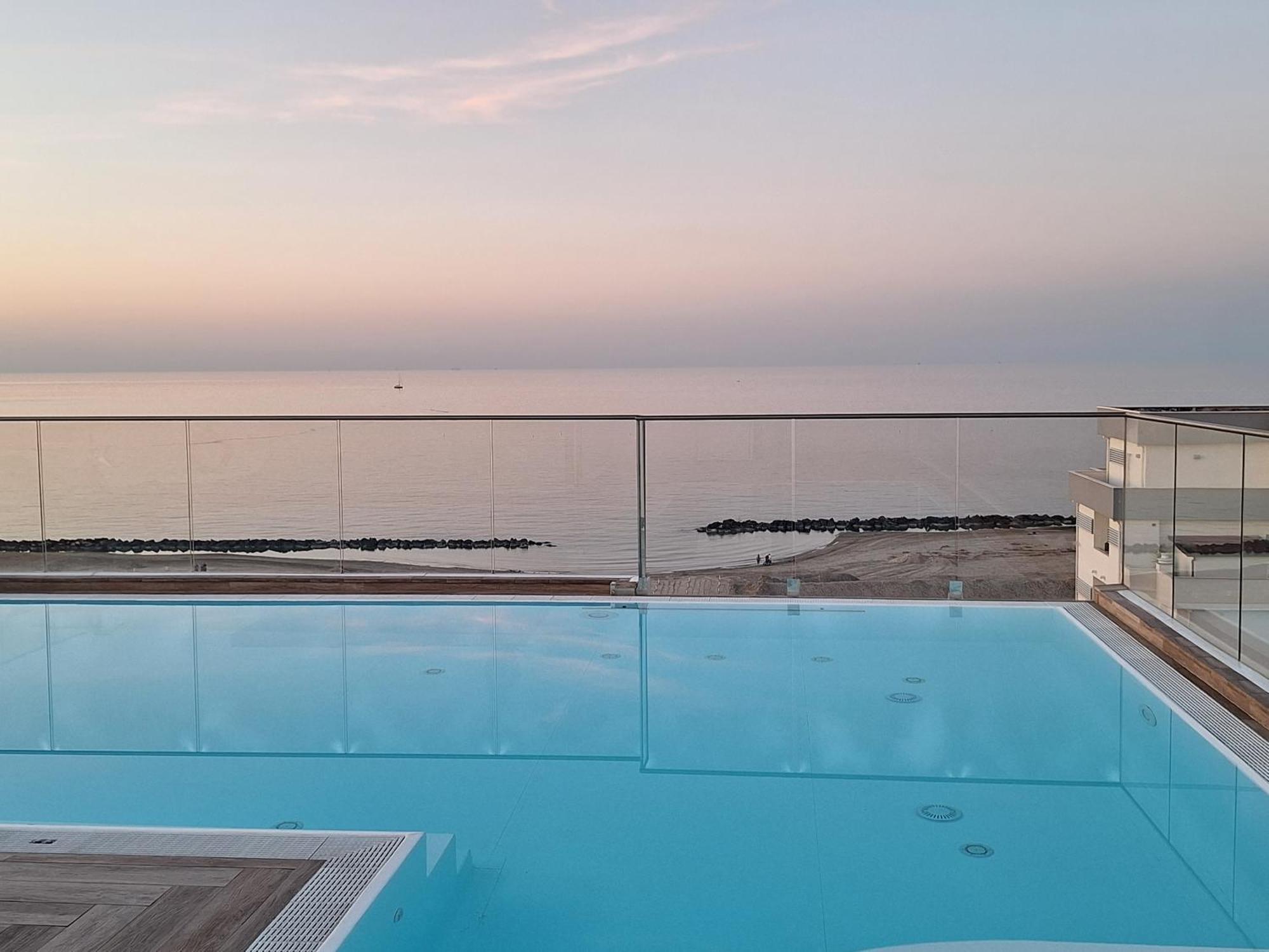 Hotel Harmony Rimini Esterno foto