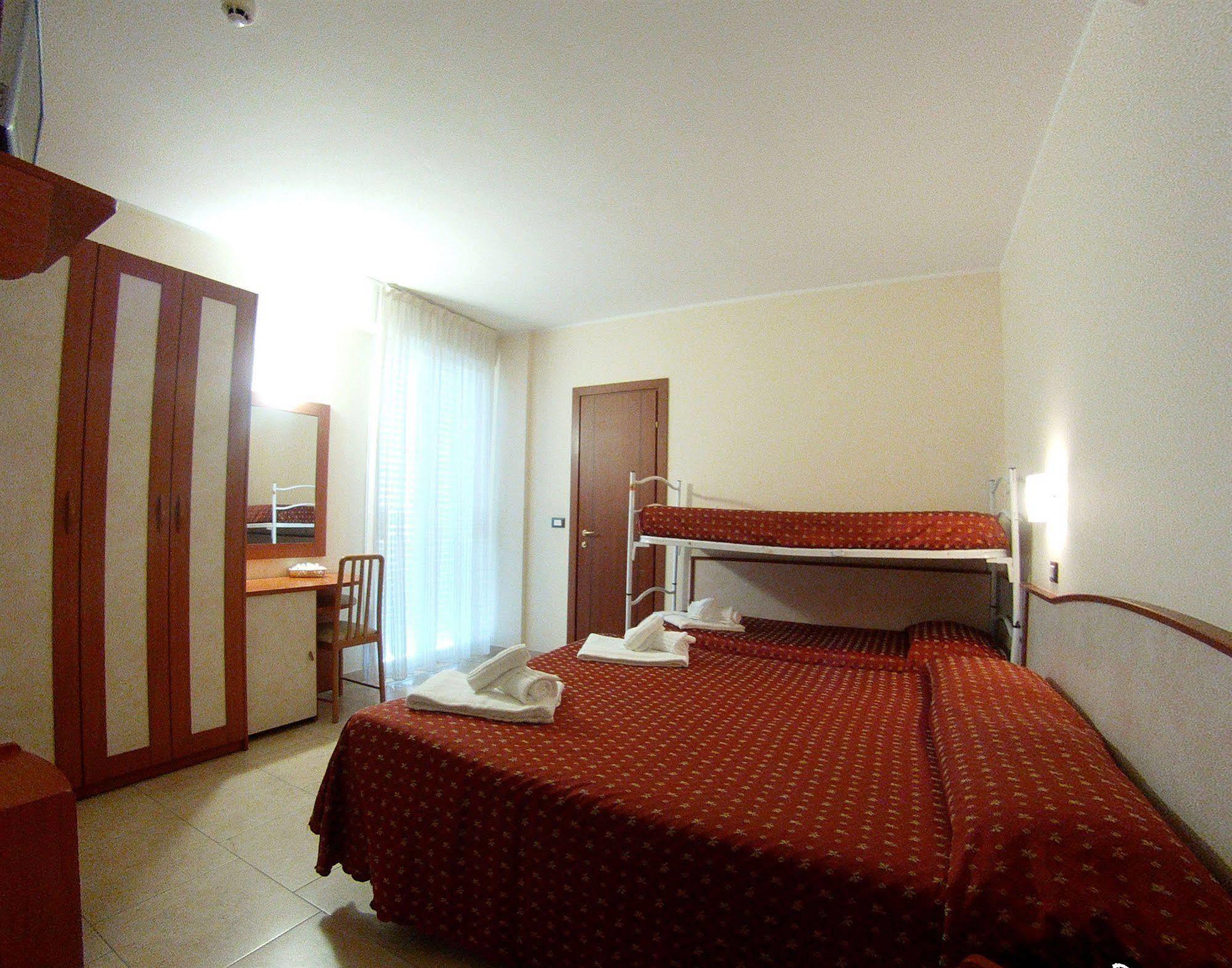 Hotel Harmony Rimini Esterno foto