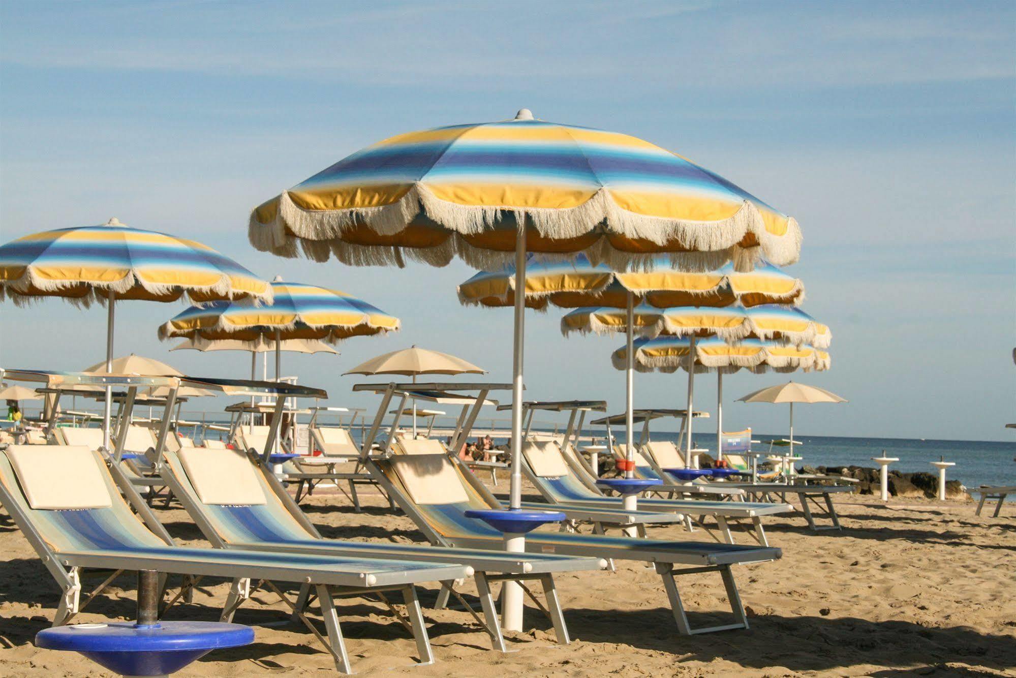 Hotel Harmony Rimini Esterno foto